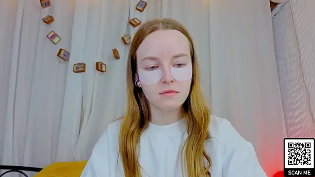 Snapshot of Wild__flowers chatting on February 15, 5:15 am Wild flowers online show from February 15, 5:15 am