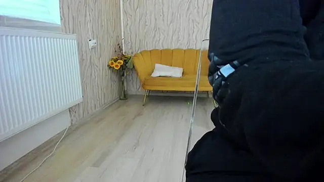 AishaRouhi online show from March 13, 5:11 am