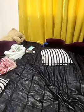 Snapshot of Hugemassivebootie chatting on October 8, 12:03 pm Hugemassivebootie online show from October 8, 12:03 pm