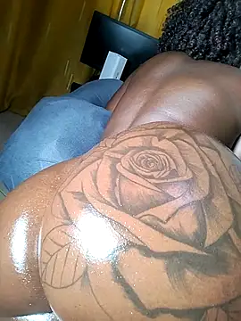 Snapshot of Hugemassivebootie chatting on October 30, 5:31 am Hugemassivebootie online show from October 30, 5:31 am