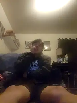 Snapshot of LovesickTheory6 chatting on December 18, 5:02 am LovesickTheory6 online show from December 18, 5:02 am