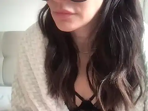 paolajonez online show from May 9, 1:16 pm