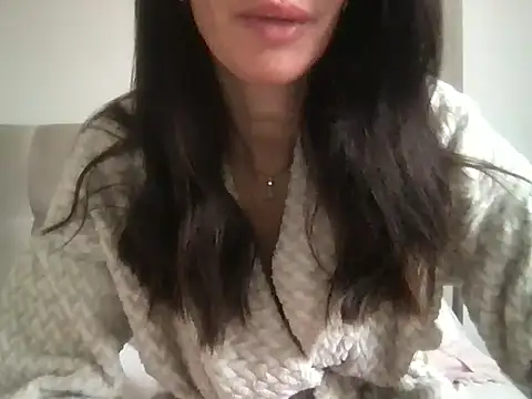 paolajonez online show from May 10, 12:43 pm