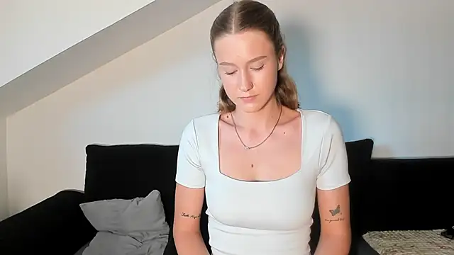 laurasommer online show from July 29, 6:17 pm