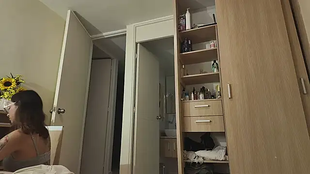 Snapshot of juanasnz99 chatting on March 21, 5:21 am juanasnz99 online show from March 21, 5:21 am