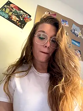 Lalalynn online show from November 9, 7:01 pm