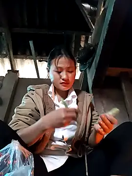 Snapshot of trieungoclnt chatting on December 12, 4:04 am trieungoclnt online show from December 12, 4:04 am