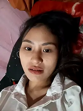 Snapshot of trieungoclnt chatting on November 13, 10:14 am trieungoclnt online show from November 13, 10:14 am