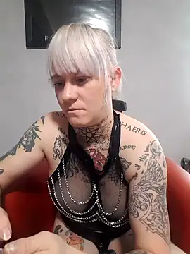 Snapshot of poussichienne chatting on September 15, 3:56 pm poussichienne online show from September 15, 3:56 pm