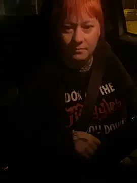 poussichienne online show from March 6, 4:42 am