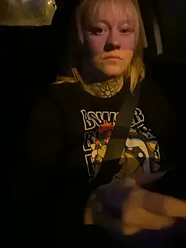 poussichienne online show from May 4, 3:24 am