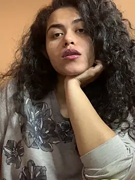 Snapshot of Curvydesifromgermany chatting on December 20, 3:42 pm Curvydesifromgermany online show from December 20, 3:42 pm