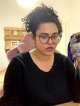 Snapshot of Curvydesifromgermany chatting on November 24, 2:39 pm Curvydesifromgermany online show from November 24, 2:39 pm