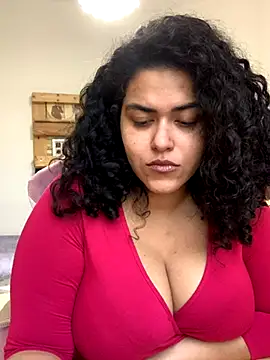 Snapshot of Curvydesifromgermany chatting on December 1, 2:00 pm Curvydesifromgermany online show from December 1, 2:00 pm