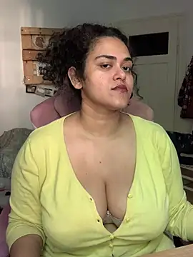 Curvydesifromgermany online show from June 19, 3:27 pm