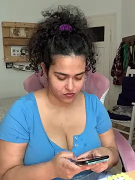 Curvydesifromgermany online show from July 3, 12:33 pm