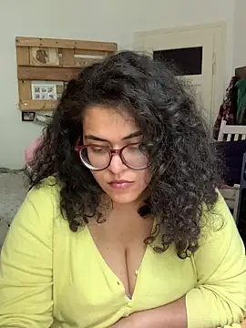 Curvydesifromgermany online show from July 7, 1:59 pm