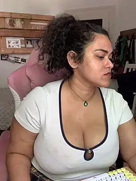 Curvydesifromgermany online show from July 10, 12:52 pm