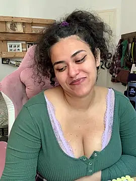Curvydesifromgermany online show from July 13, 10:07 am
