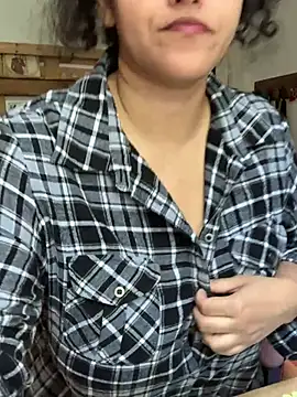 Curvydesifromgermany online show from July 15, 11:37 am