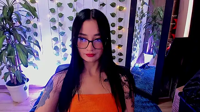 Snapshot of mariiana-diaz chatting on December 15, 3:38 pm mariiana-diaz online show from December 15, 3:38 pm