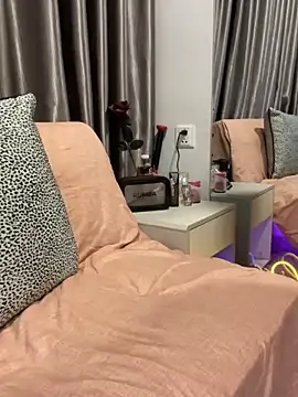 Snapshot of Almiraa68 chatting on December 31, 4:14 pm Almiraa68 online show from December 31, 4:14 pm