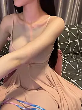 Snapshot of Almiraa68 chatting on February 26, 6:37 am Almiraa68 online show from February 26, 6:37 am