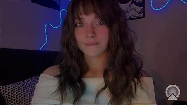 Snapshot of Emilia0_0_7 chatting on February 26, 9:03 pm Emilia0 0 7 online show from February 26, 9:03 pm