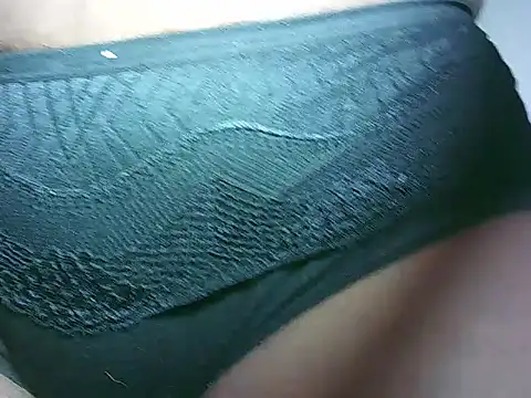 Snapshot of mumbi91 chatting on October 30, 12:45 am mumbi91 online show from October 30, 12:45 am