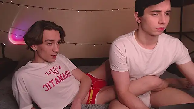 Snapshot of EliotMarks chatting on November 26, 7:26 pm EliotMarks online show from November 26, 7:26 pm