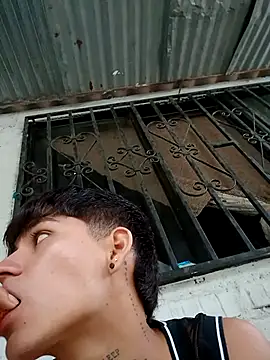 Snapshot of Lukas_strong chatting on October 29, 2:19 pm Lukas strong online show from October 29, 2:19 pm