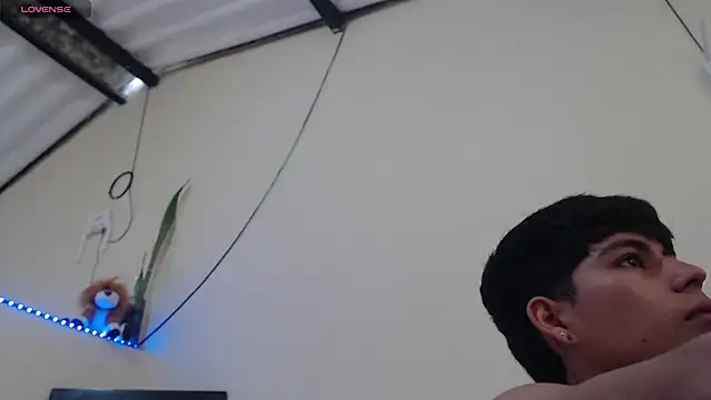 Snapshot of Lukas_strong chatting on November 16, 2:22 pm Lukas strong online show from November 16, 2:22 pm