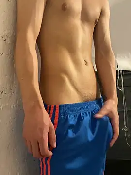 Snapshot of Mrtzz_ chatting on February 12, 8:40 pm Mrtzz  online show from February 12, 8:40 pm