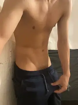 Snapshot of Mrtzz_ chatting on February 18, 7:10 am Mrtzz  online show from February 18, 7:10 am