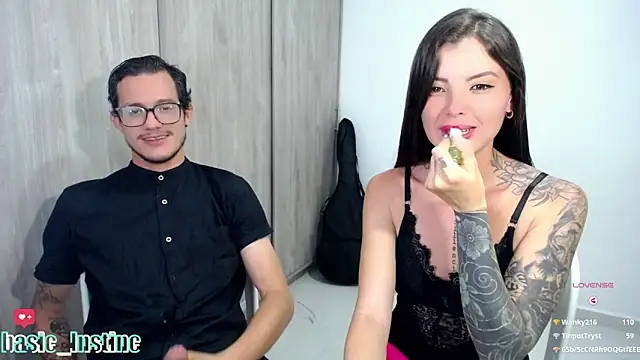 Snapshot of basic_Instinct chatting on March 16, 2:55 pm basic Instinct online show from March 16, 2:55 pm