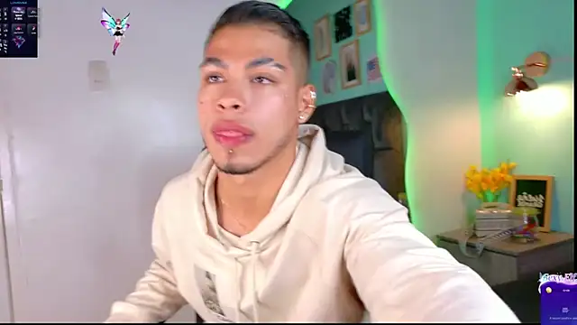 Snapshot of Ken-boy_ chatting on January 19, 11:34 am Ken-boy online show from January 19, 11:34 am