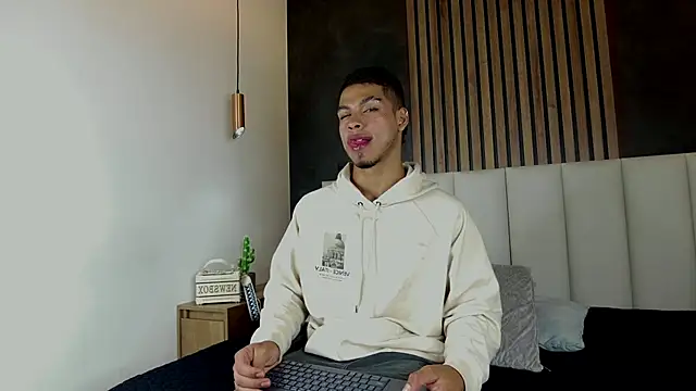 Snapshot of Ken-boy_ chatting on February 3, 2:25 am Ken-boy online show from February 3, 2:25 am