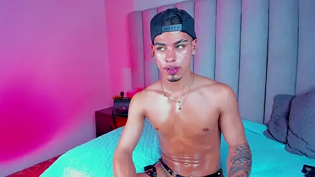 Snapshot of Ken-boy_ chatting on February 13, 7:03 am Ken-boy online show from February 13, 7:03 am