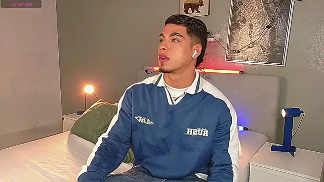 Snapshot of Ken-boy_ chatting on September 27, 11:48 am Ken-boy online show from September 27, 11:48 am