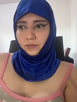hannahayat online show from June 12, 3:22 pm