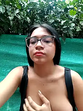 Snapshot of -VICKKY chatting on January 23, 1:02 pm -VICKKY online show from January 23, 1:02 pm