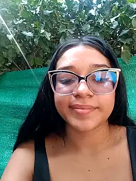 Snapshot of -VICKKY chatting on January 23, 4:04 pm -VICKKY online show from January 23, 4:04 pm