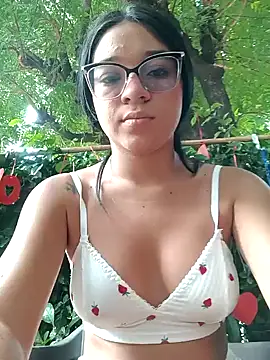 Snapshot of -VICKKY chatting on February 15, 1:27 pm -VICKKY online show from February 15, 1:27 pm