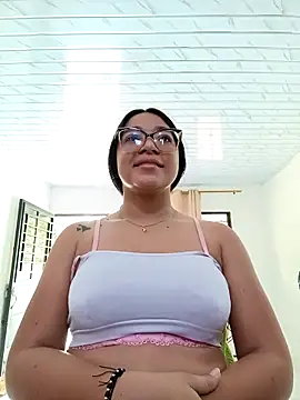 -VICKKY online show from November 21, 2:05 pm