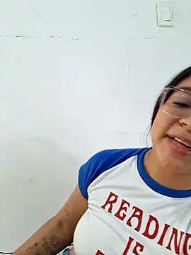 -VICKKY online show from April 28, 2:22 pm