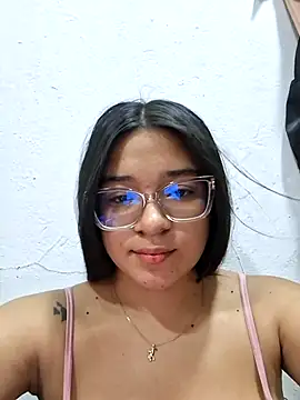 -VICKKY online show from June 25, 2:32 pm