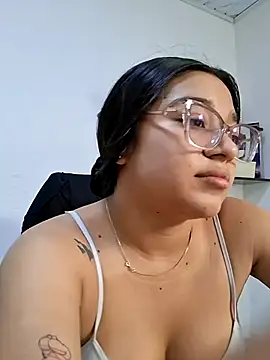 -VICKKY online show from July 1, 7:24 pm