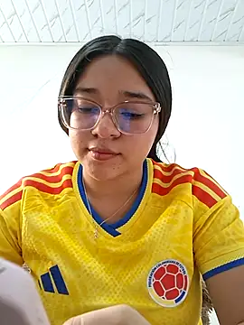 -VICKKY online show from July 7, 7:29 pm