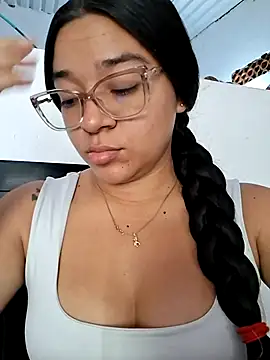 -VICKKY online show from July 18, 4:22 pm
