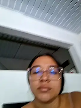 -VICKKY online show from August 3, 2:33 pm